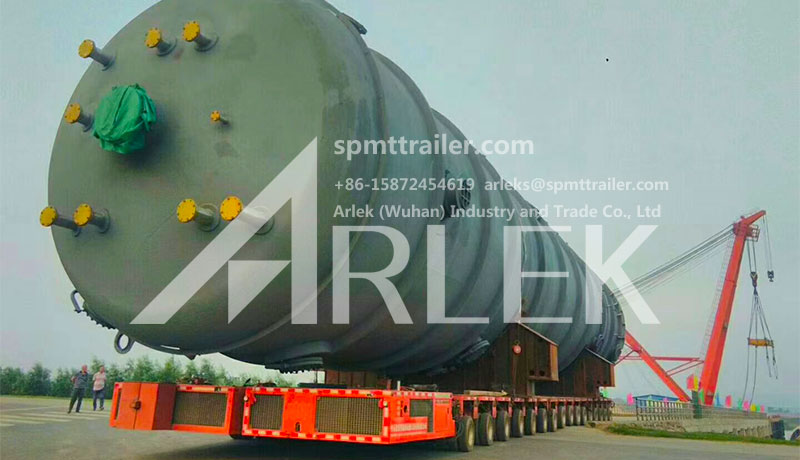 O sistema SPMT concluiu com sucesso o transporte de grandes tanques químicos com um comprimento de 40 metros e um diâmetro de 7 metros