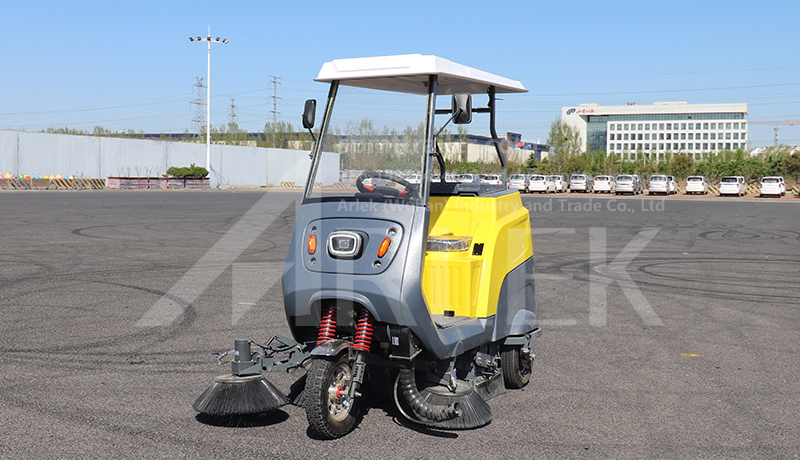 Pure electric sweeper S13