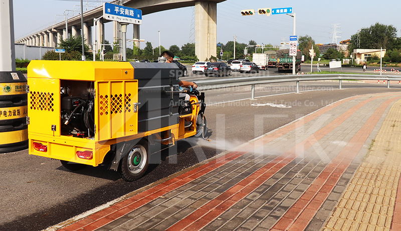Electric high pressure street washing tricycle C5/C6