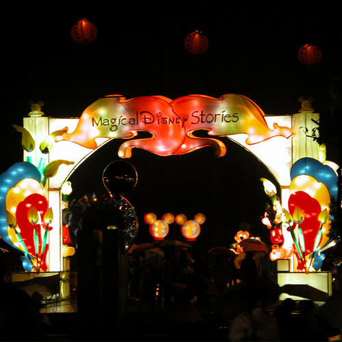 chinese new year lantern craft-Donald Duck greeting style-door