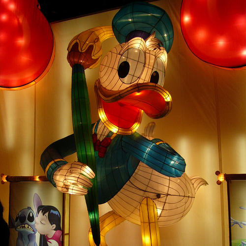 glow lanterns-Animation-Mickey Mouse-The Chronological Donald