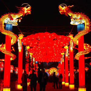 red chinese lanterns-Chinese dragon，Channels，Door