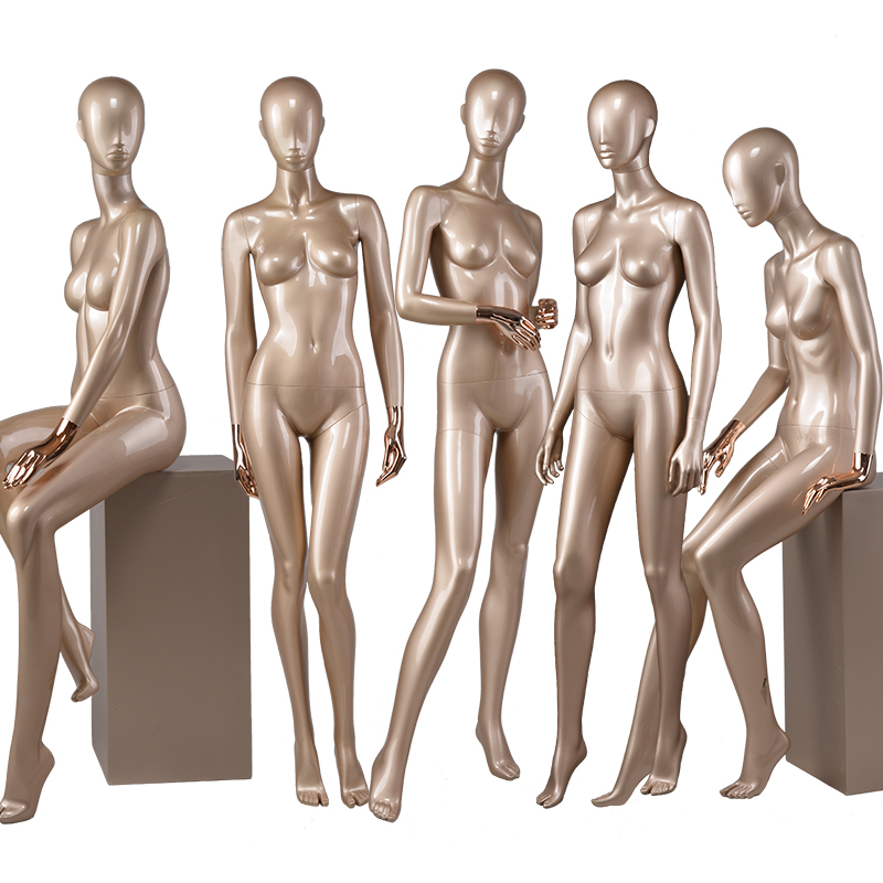 Manichino di moda a grandezza naturale oro lucido femmina seduta manichino completo corpo vestito femminile manichino (manichini femminili HGM in vendita)
