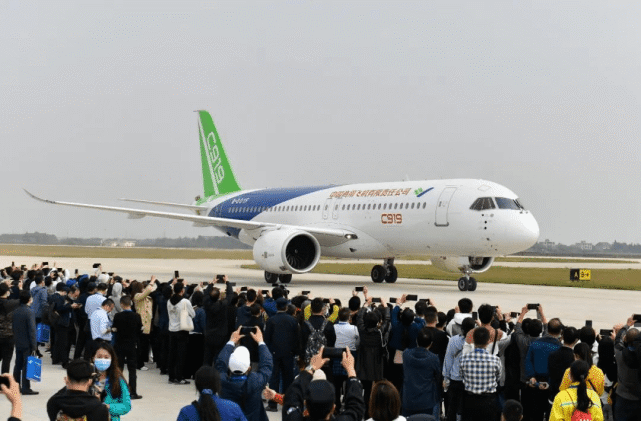 The first flight test of C919 large aircraft to be delivered to China Eastern Airlines has been successfully completed, and the whole composite industry chain has ushered in new opportunities