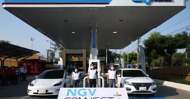 Operação de teste bem sucedida da Tailândia PPT posto de gasolina híbrido NKR participou da construção
