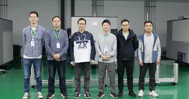 Vor kurzem ging unser Unternehmen zu Multi-D, traf sich mit Herrn Hong (ehemaliger Apple Design Director, Foxconn Vice President)
