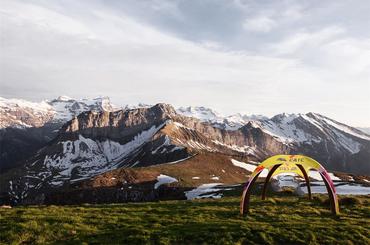La photographie en plein air montre les avantages de la tente événementielle gonflable CATC