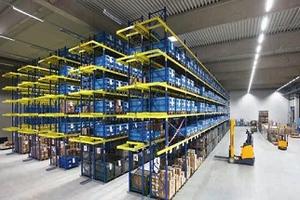 Warehouse solution toolless led tri-proof light