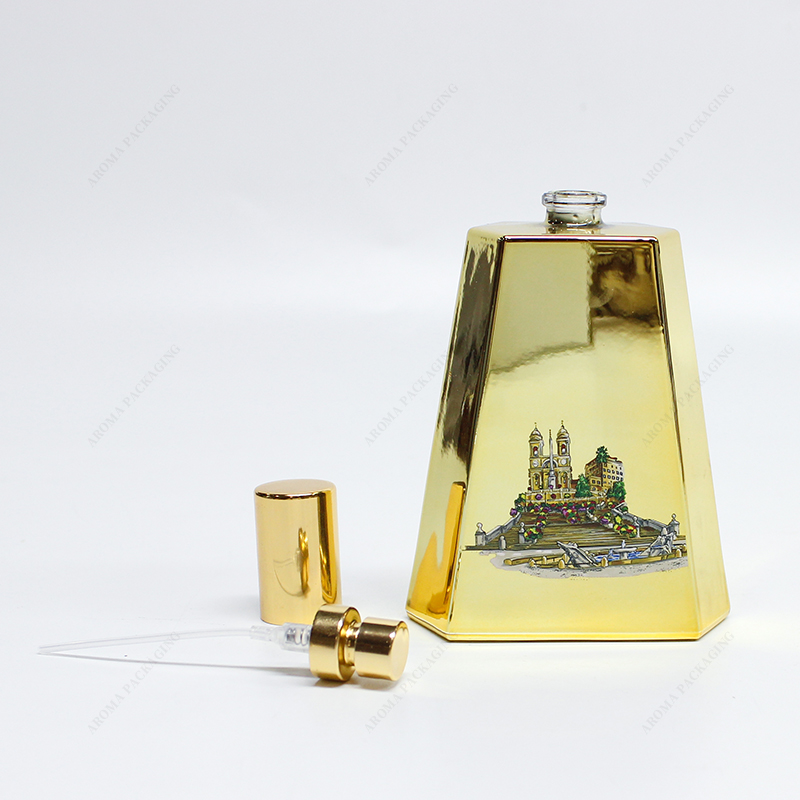 金色玻璃香水瓶