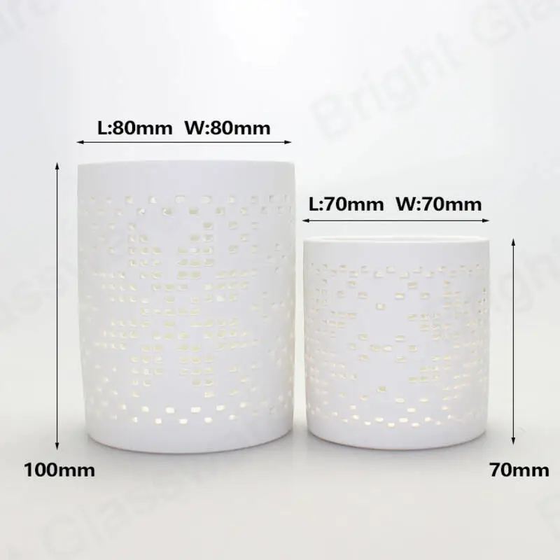Patrón de flor perforado blanco Forma de cilindro Té Luz Vela Titular de cerámica para decoración del hogar