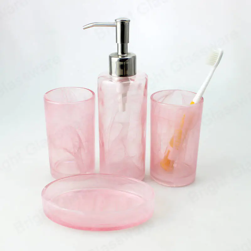 elegante 3-Piece pink accesorios de baño conjuntos dispensador de loción, soporte de cepillo de dientes y jabonera al por mayor