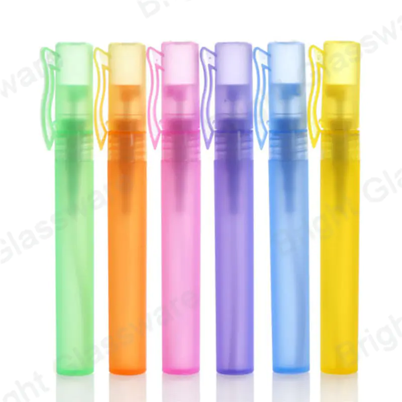 Personalizado 10ml 20ml 30ml alcohol desinfectantes cosmética perfume plástico niebla atomizador pluma botella de spray