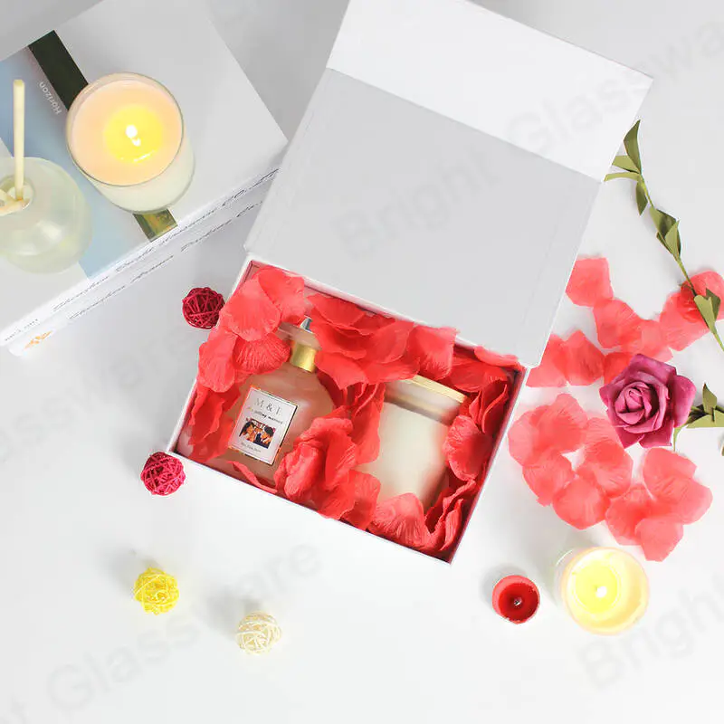 Venta al por mayor Custom Luxury Home Fragrance Scented Candle Reed Diffuser Set con palos y caja de embalaje