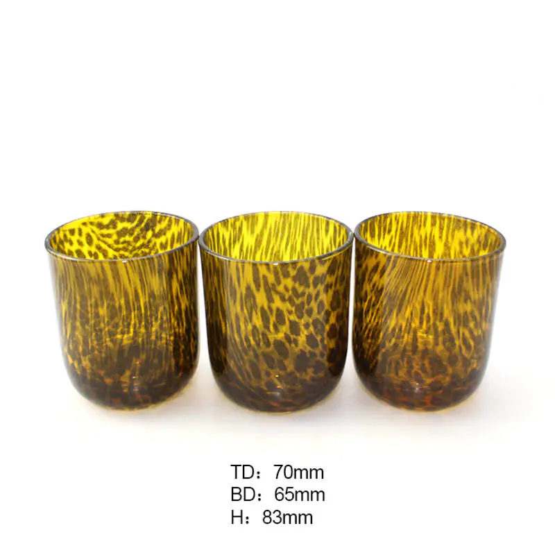 独特的琥珀色玻璃豹纹蜡烛罐，带木盖或金属盖