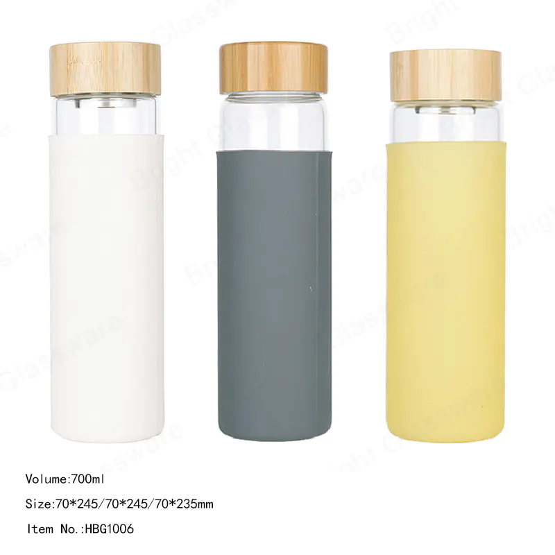 24オンス700mlホウケイ酸ガラス瓶、竹トップと保護シリコン付き