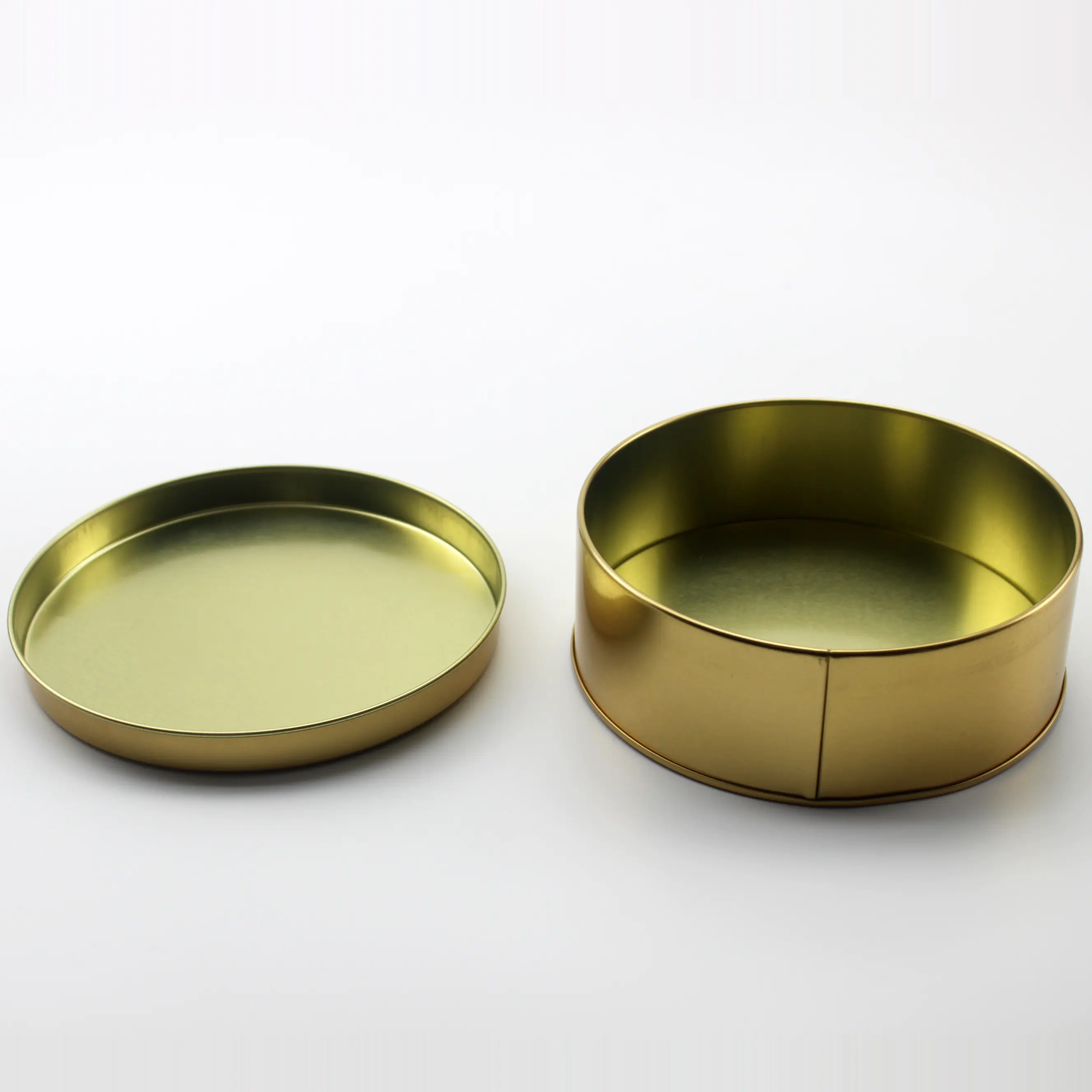 免费样品定制尺寸黄金圆形锡蜡烛罐带盖存储
