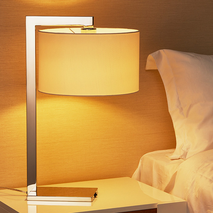 How to choose the bedside lamp light