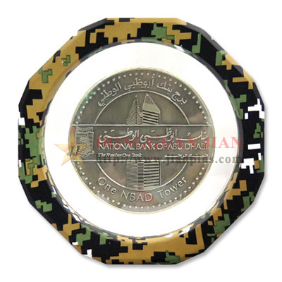 Caja de monedas con marco flotante