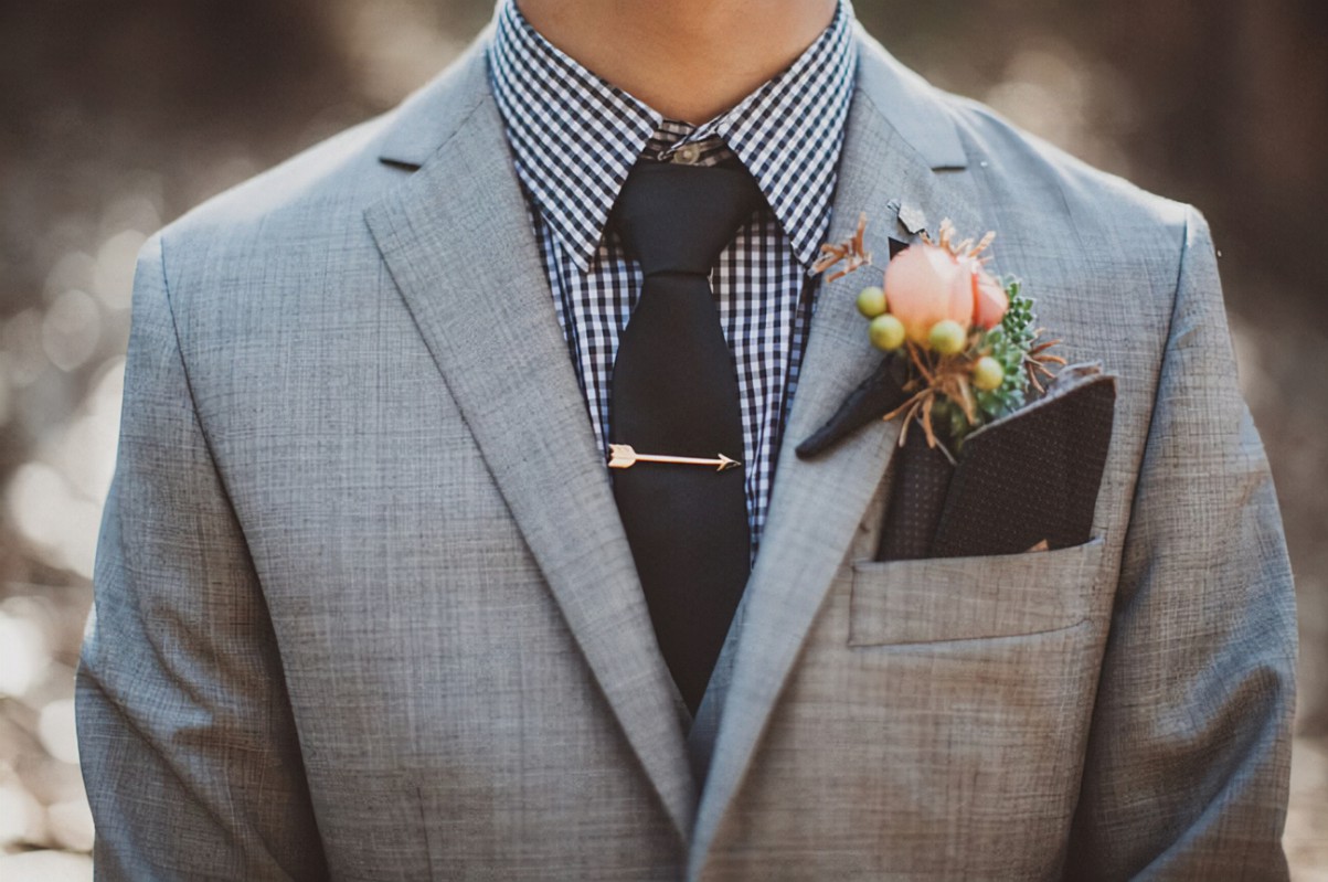 Tie bar | Don't think the tie clip is very rustic. You can also be a gentleman with a collar clip
