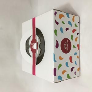 common style self die-cuted build-in paper handle cake box with clear windows