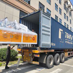 Máy bốn bộ, một container, kinh nghiệm tải container phong phú cho khách hàng tiết kiệm chi phí.