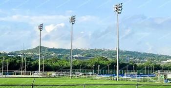 Dianming ilumina el proyecto de renovación del campo de fútbol de Guam|Dededo