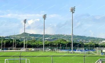 Dianming ilumina el proyecto de renovación del campo de fútbol de Guam|Dededo