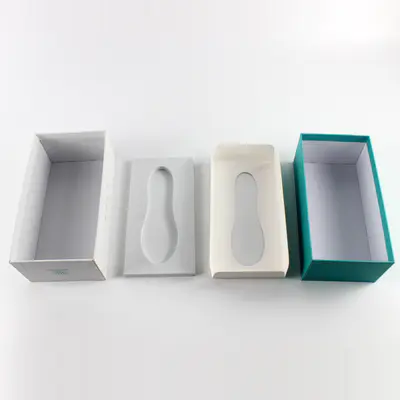 カスタムロゴ付きの最新の正方形の高級ホワイトコスメティックボックスパッケージ