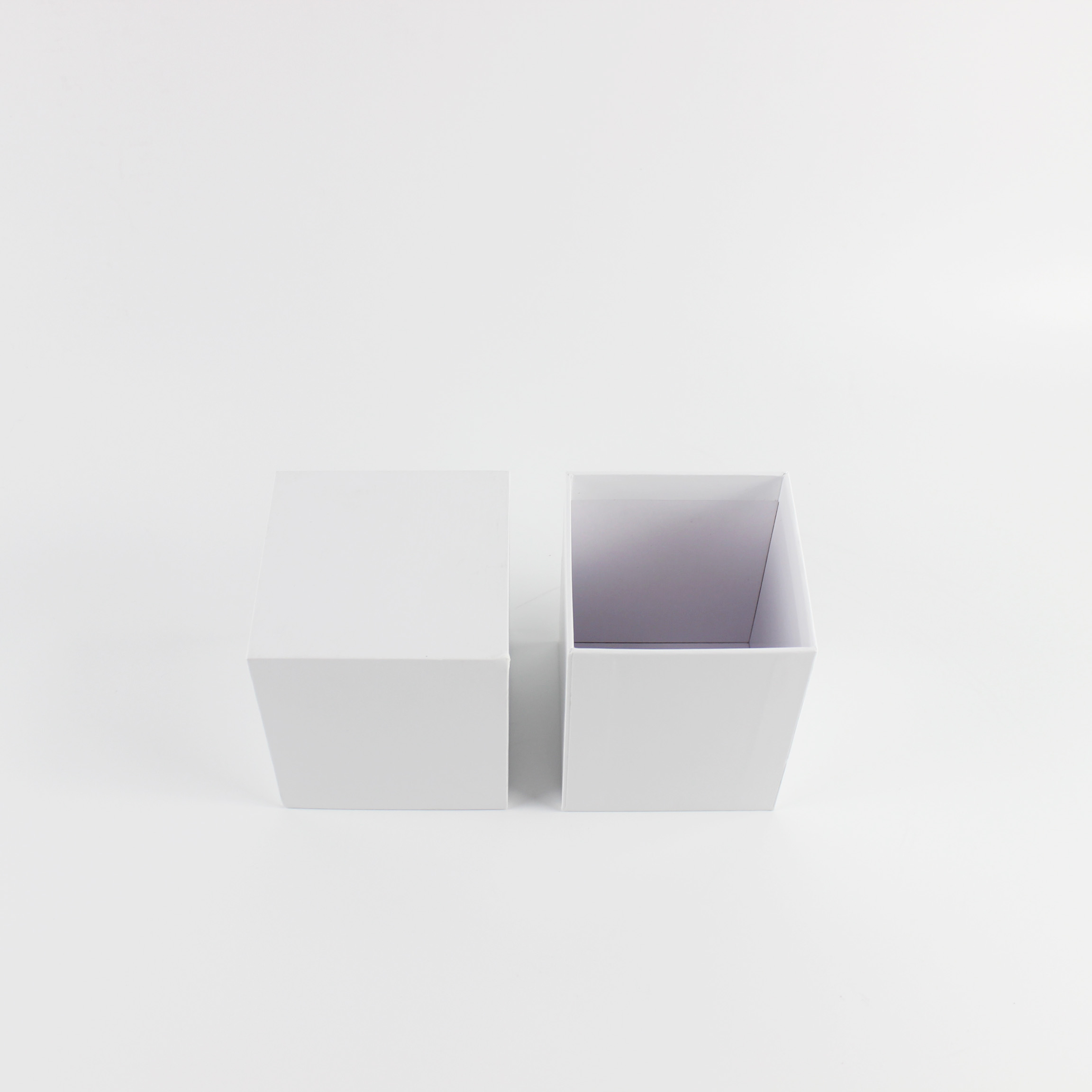 贅沢な白い蝋燭箱の包装はあなたが好きな人のための注文のサイズ、ロゴを受け入れます