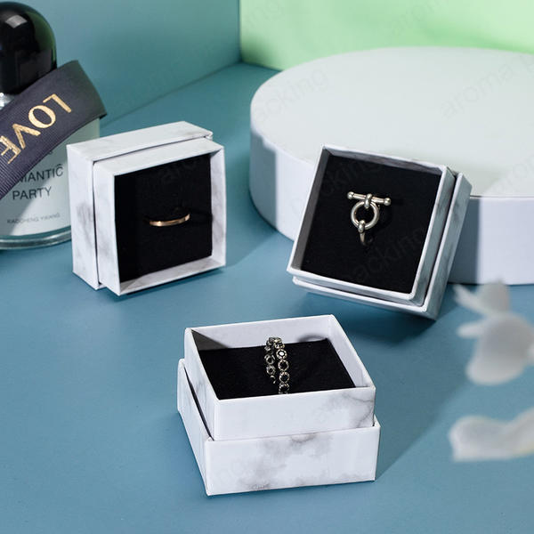 結婚式、クリスマスのための高品質の白い宝石箱の贅沢なギフト用の箱の製造者
