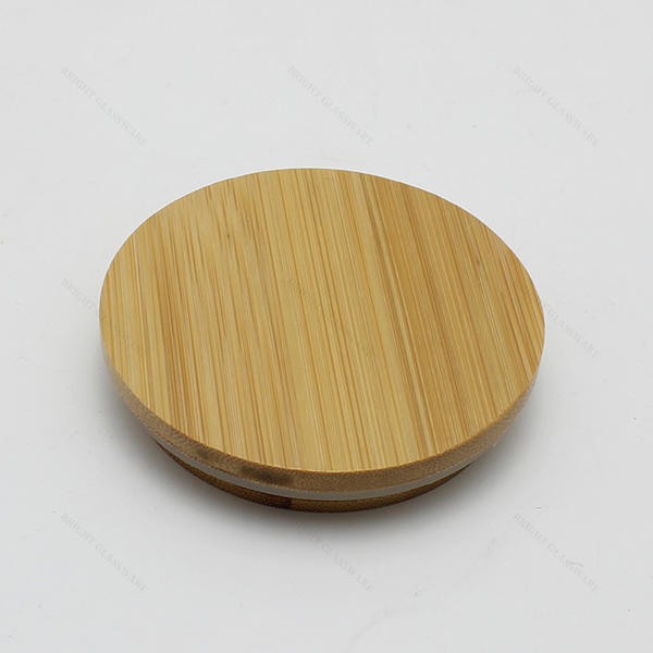 卸し売り注文のロゴのパターンの円形の蝋燭の木製のふたの蝋燭作りのための松の木