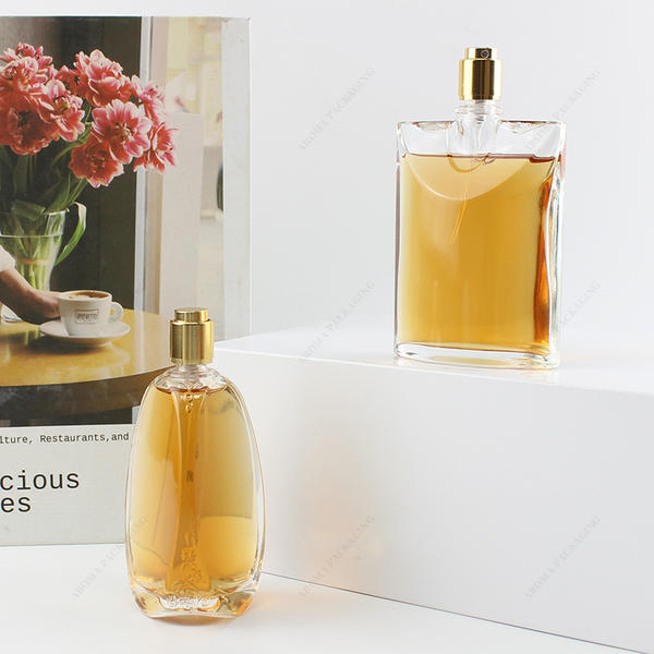 無料サンプル厚い正方形のガラス香水瓶の贅沢な100ml、ゴールドポンプ付き