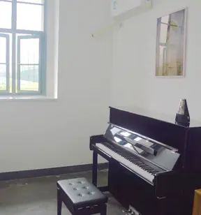  Piano Room