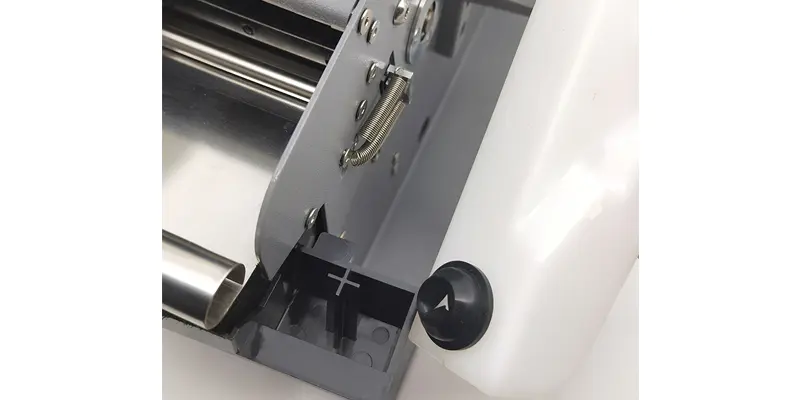 Máquina dispensadora de cinta engomada