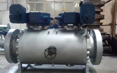 Double block and bleed ball valve 