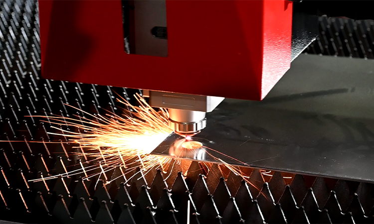 The principle of fiber laser cutting machine