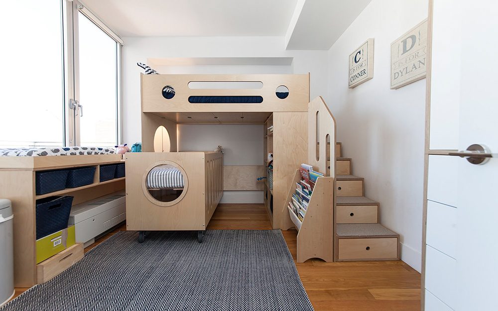 Change TATAMI wooden children bed size to queen size and wardrobe to smaller