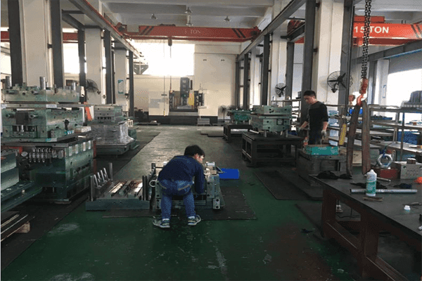 high quality  plastic injection mold manufacturer