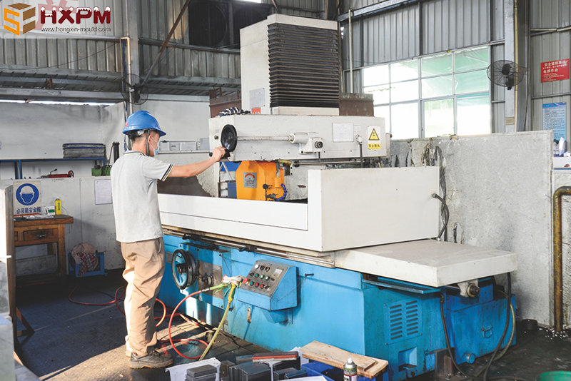 Hongxin Precison Mould-Large water mill