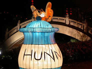 雕塑彩灯-动画-小熊维尼-蜂蜜罐子