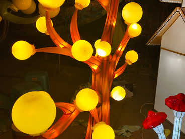 LED彩灯-童话世界里亮晶晶的树
