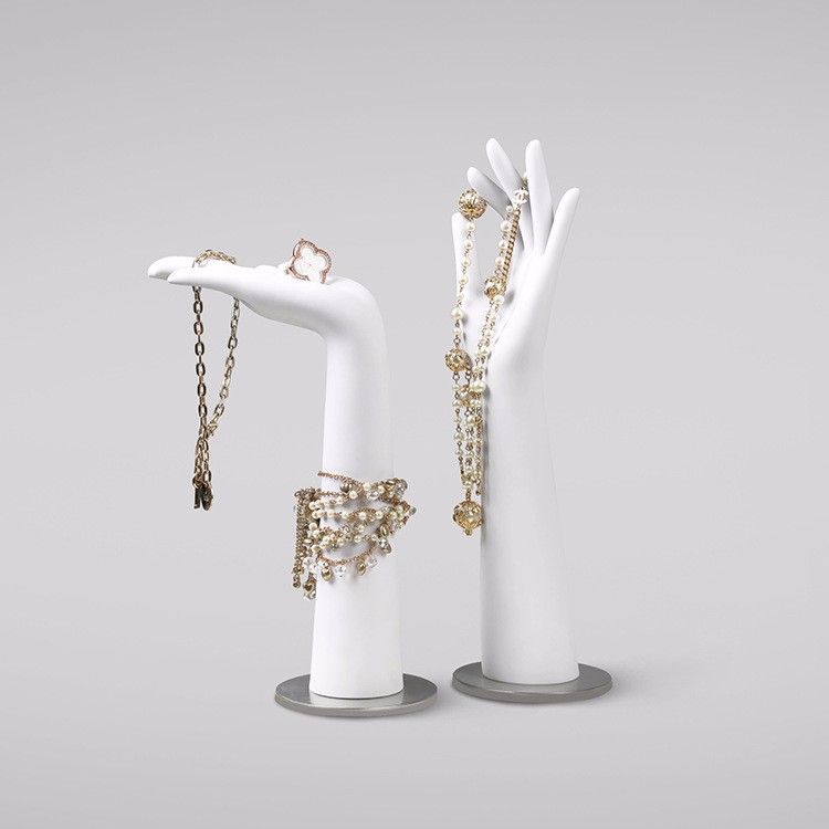 Display personalizzato di gioielli a mano mani manichino in plastica con supporto in vendita (IH)