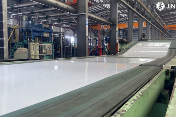 【Sheet Processing】Stainless Steel Sheet Processing in the Raw Materials Station