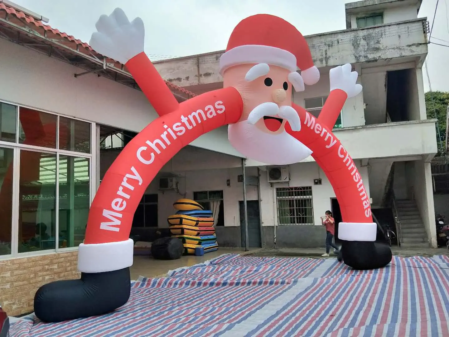 Inflatable Christmas Arch 8