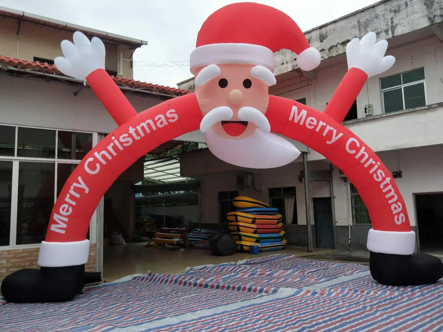 Inflatable Christmas Arch 6