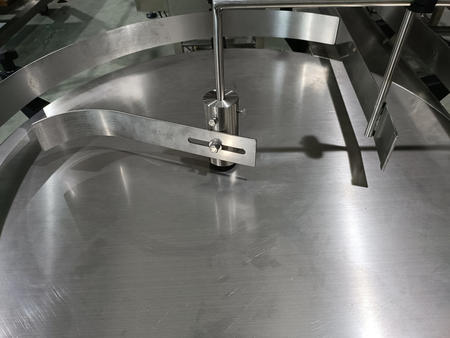 Автоматический поворотный стол для разборки бутылок