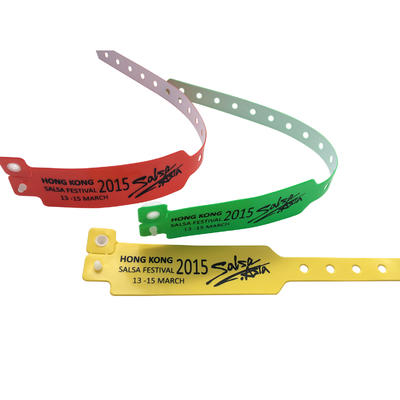 Popular water proof vinyl disposable id wristbands 13.56mhz 1K chip rfid bracelet soft PVC NFC wristband for waterpark