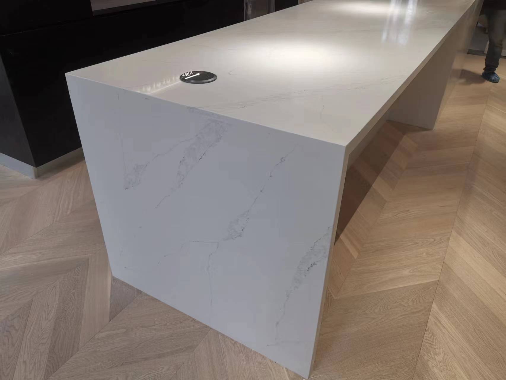 Wayon quartz stone vanity top Professional 45-degree splicing process + hand-polished details, the finished product looks more perfect, and every detail can stand the test.