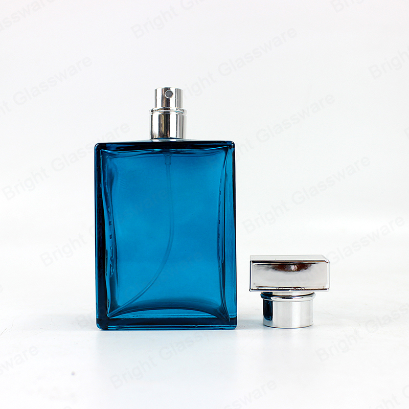 青いガラス香水瓶