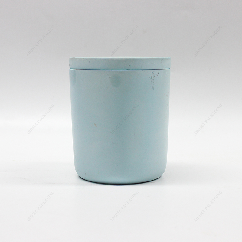 Round candle jar with lid